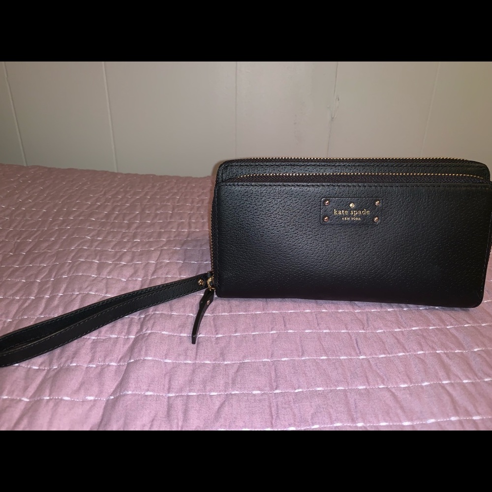 Black Kate Spade wristlet